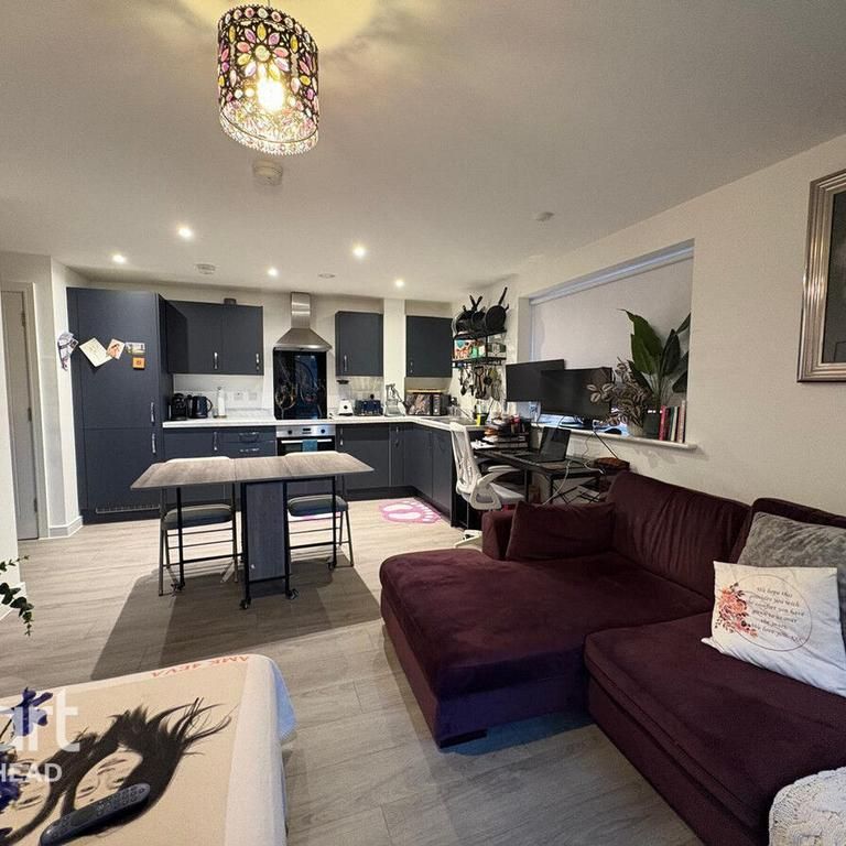 2 bedroom apartment to rent - Photo 1