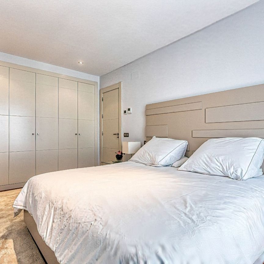 Ático de alquiler en Avenida de Europa, Avenida Europa - Photo 1