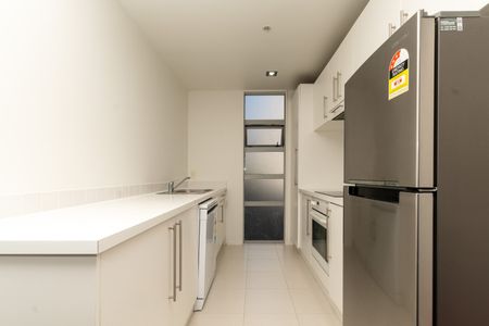 Fully Furnished Two Bedroom - Photo 4