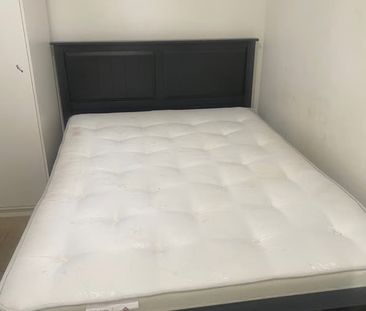 Room in a Shared House, Mast Street, IG11 - Photo 1