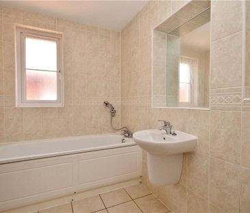 3 bedroom detached house to rent - Photo 2