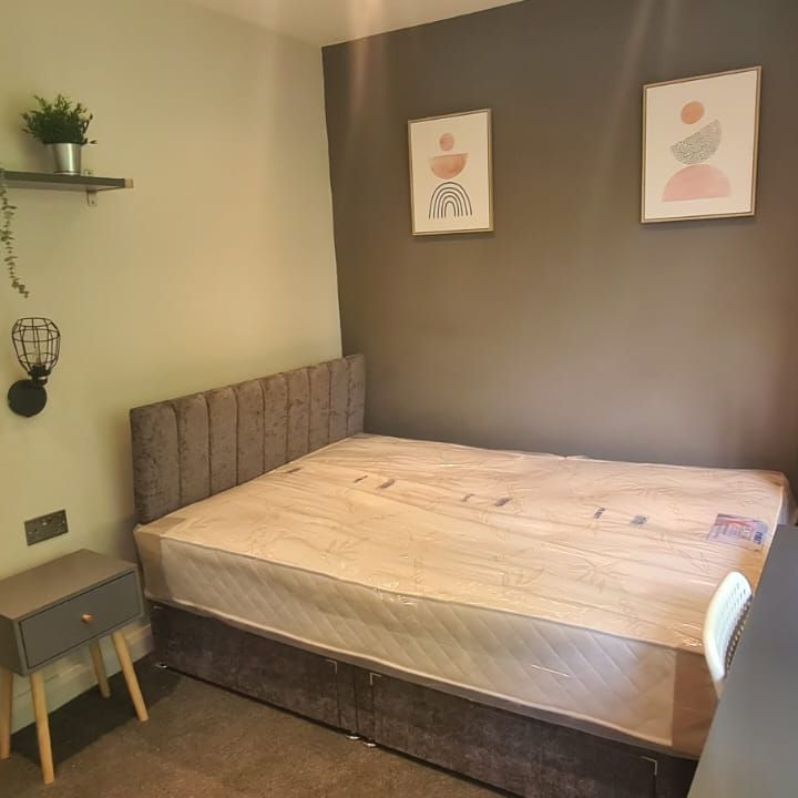 4 Bed - 404b Burley Road, Burley, Leeds - LS4 2SN - Student - Photo 1