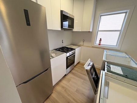 For Lease - 62 Allen Avenue Unit# 2nd Floor, Toronto, Ontario - Photo 5