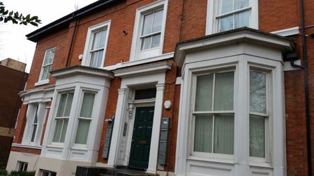 Wynnstay Grove Manchester - Photo 5