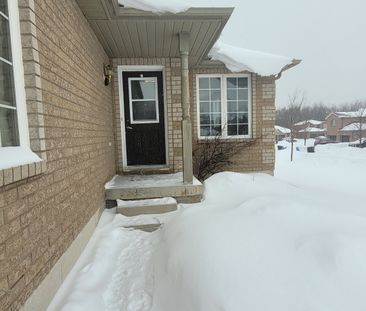 For Lease - 82 Shalom Way, Barrie, Ontario - Photo 5