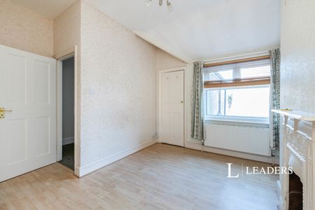 4 bedroom apartment to rent Queens Road, Bournemouth, Dorset, BH2 - Photo 4