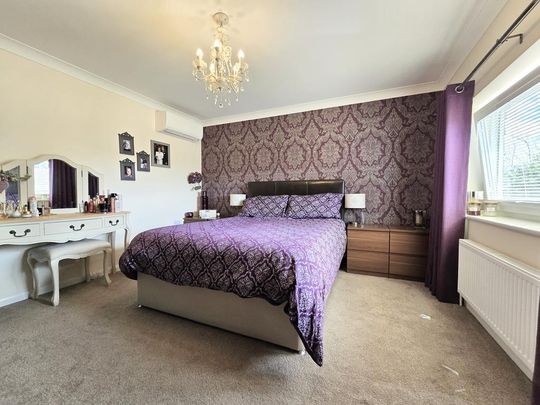 4 bedroom detached house to rent - Photo 1