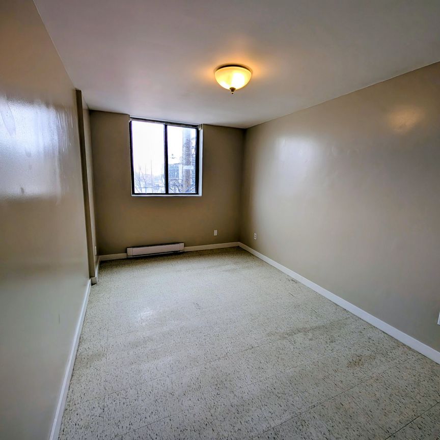 For Lease - 328 Aylmer Street Unit# 303, Peterborough, Ontario - Photo 1