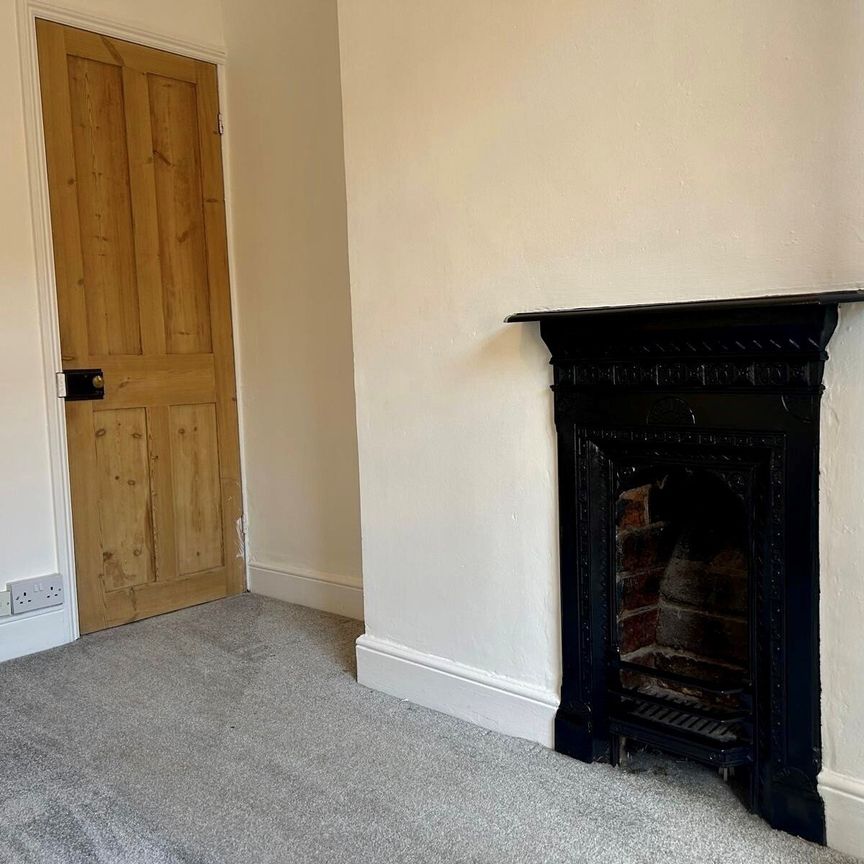 Lawrence Street - Photo 1