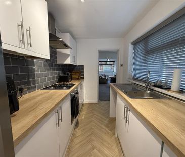 2 bedroom end of terrace house to rent - Photo 6