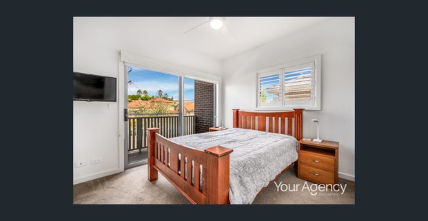 Fully furnished contemporary rental in prime location! - Photo 1