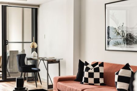 Fantastic North Facing City Apartment in Acclaimed 'The Giorgio' - Photo 3