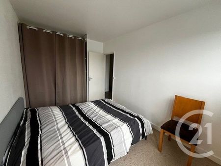 Location Appartement 5 pièces 107m² CHERBOURG OCTEVILLE 50130 - Photo 4