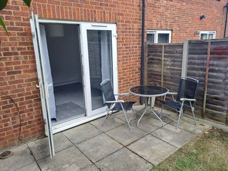 Newly Refurbished 1 Bedroom Maisonette with Fantastic Garden to Rent in Welwyn Garden City - Photo 3