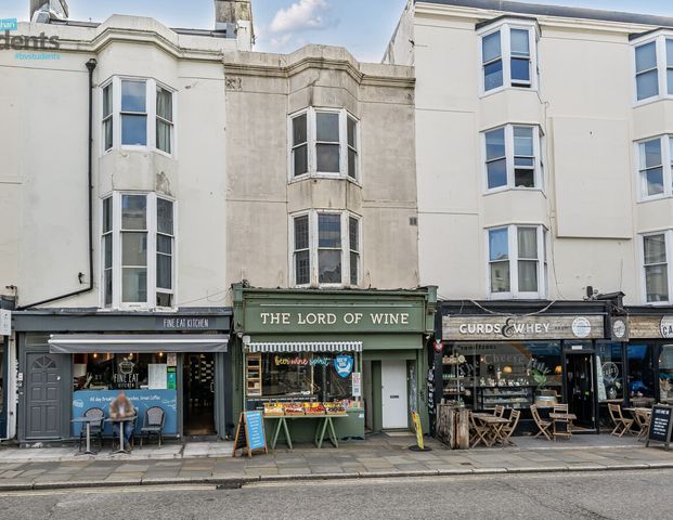3 bedroom terraced maisonette to rent - Photo 1