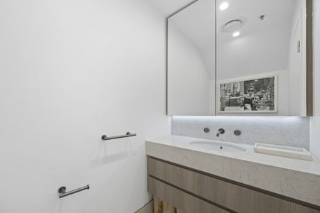 Luxury Loft Living At The Griffin - Fully Furnished - Photo 2