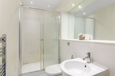 2 Bed Flat, Raphael House, IG1 - Photo 3