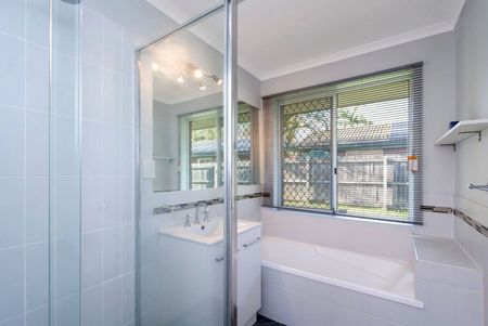 Spacious 4-Bedroom Lowset Brick Home in the Heart of Goodna - Perfect for Family Living! - Photo 2