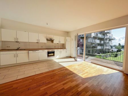 Lichtdurchflutete 3-Zimmer-Wohnung mit EBK - Photo 4