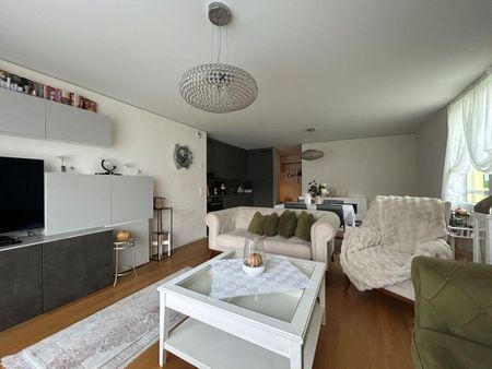 Opportunité ! Appartement de 4.5 pièces avec terrasse au centre-ville de La Chaux-de-Fonds - Photo 3