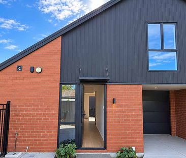 Modern Townhouse Living in a Peaceful Location - Photo 5