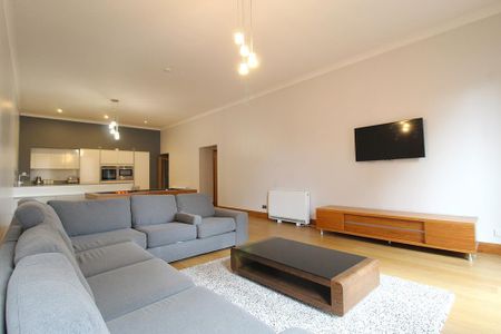 2 bedroom flat to rent - Photo 2