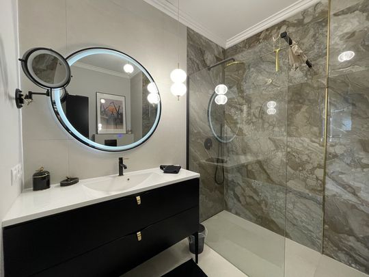 Komfortowe 3 pokoje w centrum | ochrona, parking - Фото 1