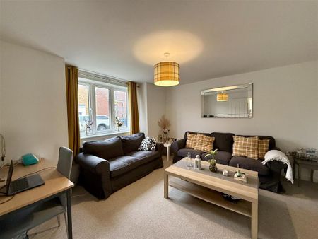 3 bedroom detached house to rent - Photo 2