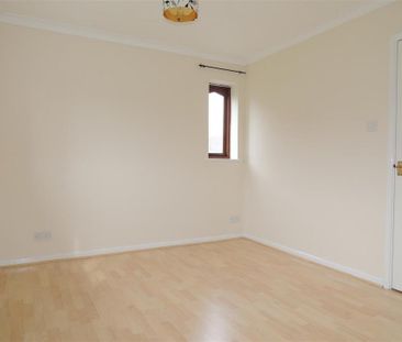 1 bedroom end of terrace house to rent - Photo 2