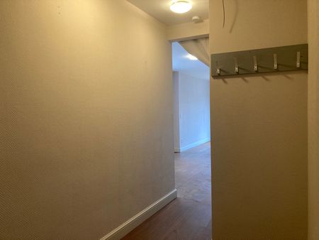 Rustig gelegen gelijkvloersapp. met een opp. van 88m² - Photo 2