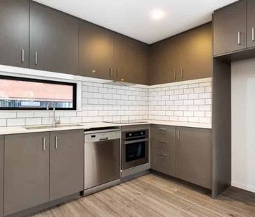 GLENN INNES, 1 BEDROOM - Photo 1