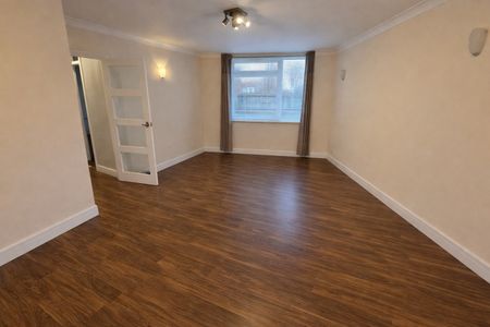 2 Bed Flat, The Oaks, NW6 - Photo 3