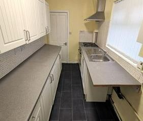 2 Bed Terraced House, Wilpshire Avenue, M12 - Photo 2