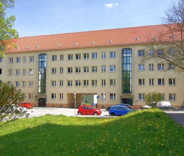 ++ Helle Erdgeschoss-Oase mit Wohlfühl-Balkon ++ - Photo 1