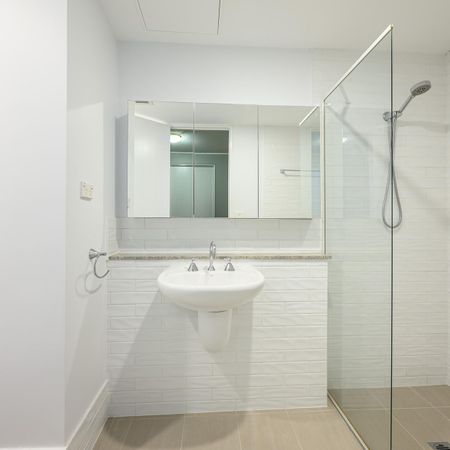 Immaculate Warehouse Living: Freshly Updated & Fully Equipped - Photo 3