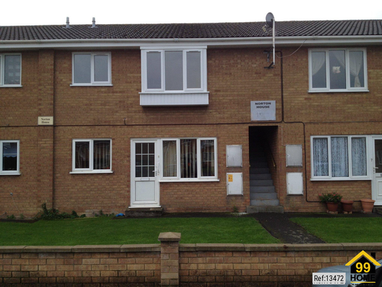 2 bedroom flat to rent - Photo 1