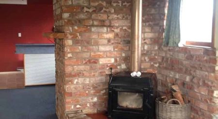 Close to Town - Photo 4