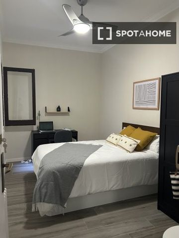 barcelona, Catalonia 08014 - Photo 5