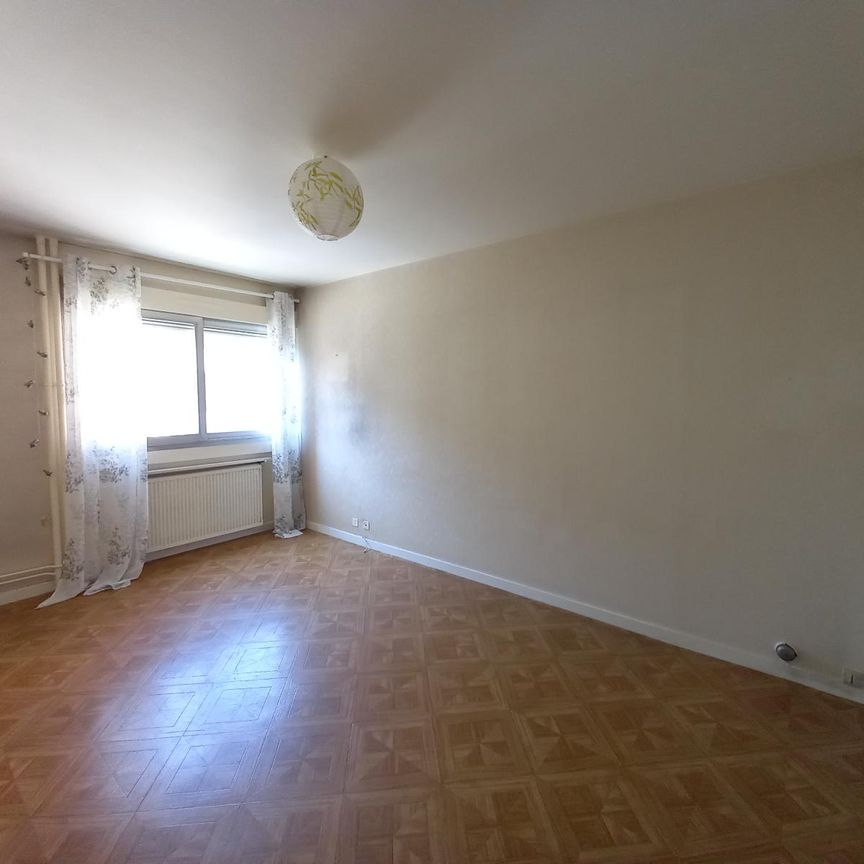 : Appartement 43.78 m² à SAINT ETIENNE - Photo 1