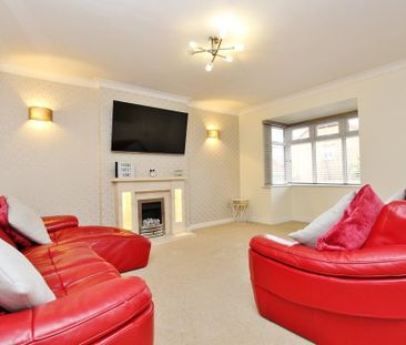 4 bedroom detached house to rent - Photo 2