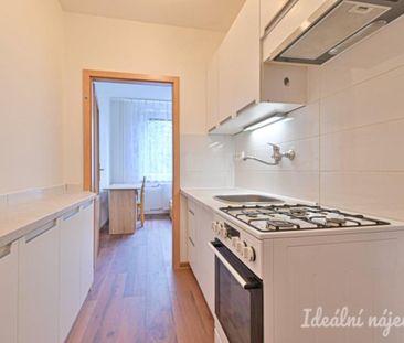 Pronájem bytu 2+1 38 m2 - Fotografie 4