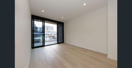 Private, Comfortable Living in a Prime Balwyn Location - Photo 4