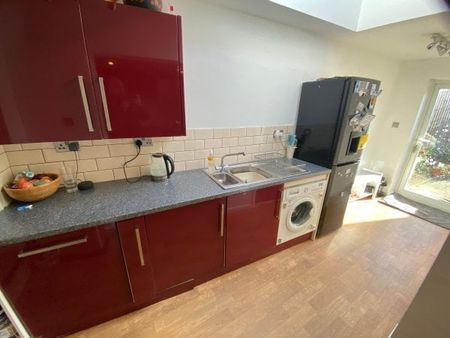 Winchester Road, Romsey - Photo 3