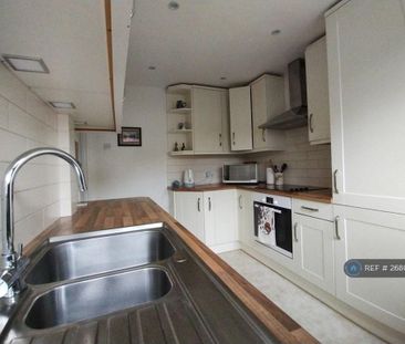 2 bedroom maisonette to rent - Photo 4