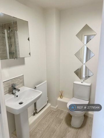 2 bedroom flat to rent - Photo 5