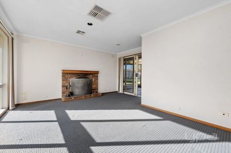 3 BEDROOM HOME - Photo 3