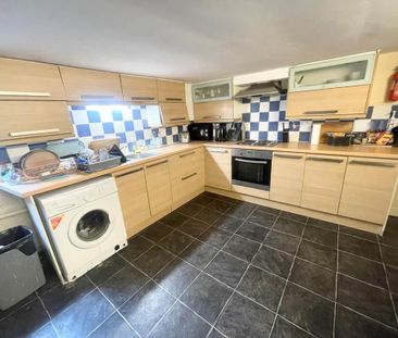 1 bedroom in a house share to rent - Photo 4