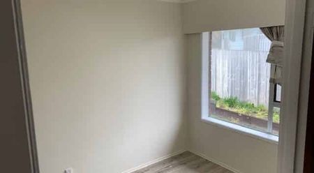 Modern & Convenient Living in a Quiet Cul-de-Sac – 2 Bedroom Front Unit in Glenfield - Photo 3