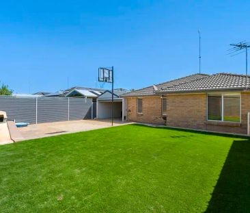 “Wonderful Home in quite location yet close to all facilities” - Photo 2