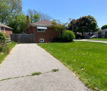 For Lease - 2 Kellyvale Road Unit# Bsmt, Toronto, Ontario - Photo 6